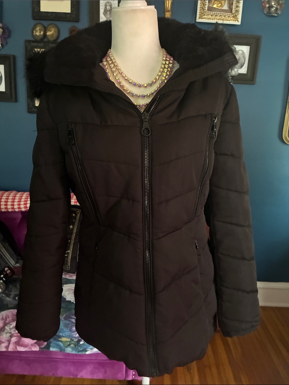 Guess Black Quilted Puffer Coat with Faux Fur Trim Hood
